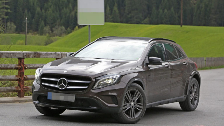 Mercedes-GLB-2