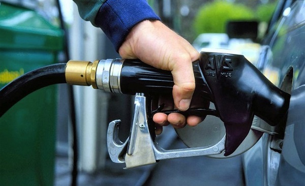 В Україні на заправках закінчується паливо: кому з водіїв загрожує дефіцит